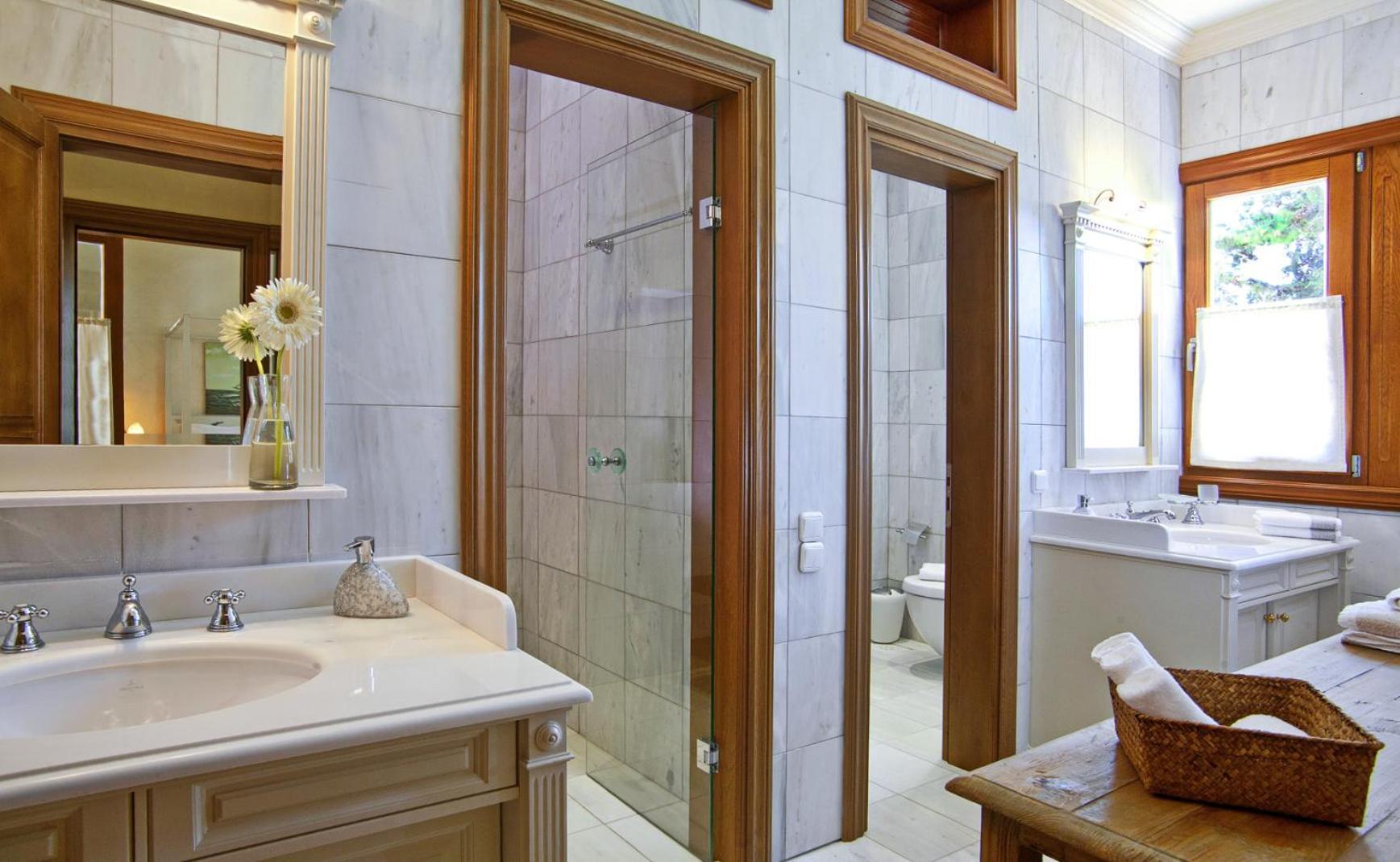 Villa Veneziano Suites & Villa نيدري المظهر الخارجي الصورة