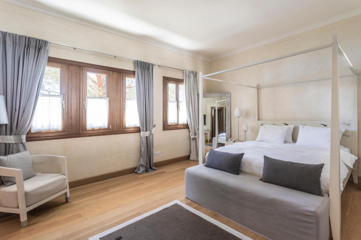 Villa Veneziano Suites & Villa نيدري الغرفة الصورة