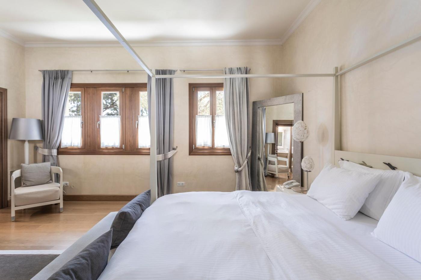 Villa Veneziano Suites & Villa نيدري الغرفة الصورة