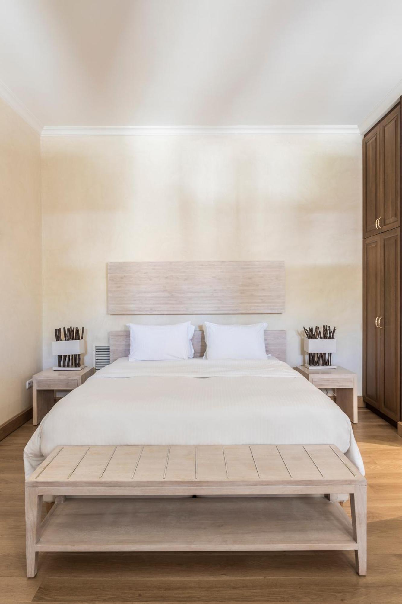 Villa Veneziano Suites & Villa نيدري الغرفة الصورة