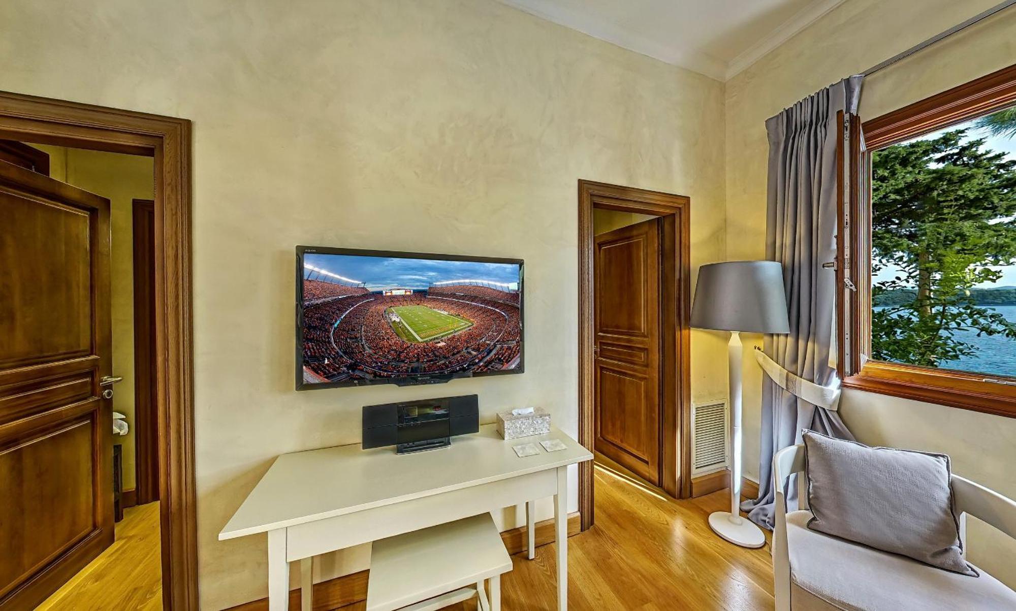 Villa Veneziano Suites & Villa نيدري الغرفة الصورة